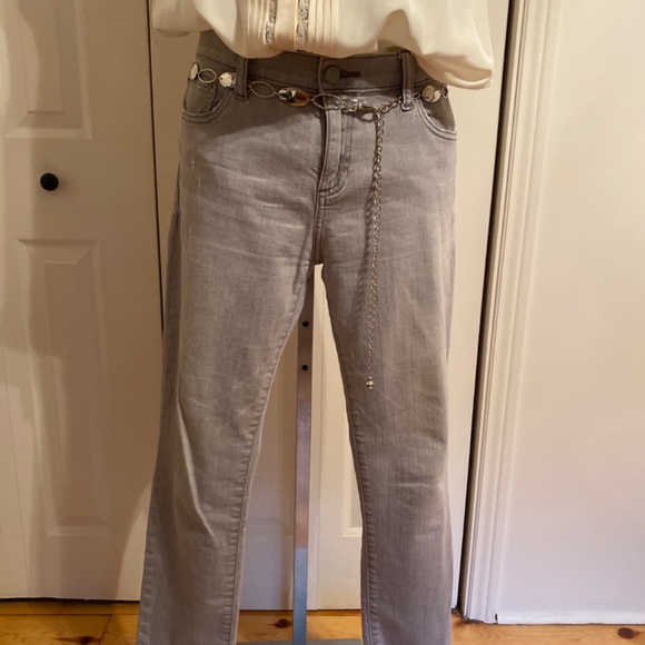 GAP Girlfriend Distressed Jeans - Picture 2 of 15